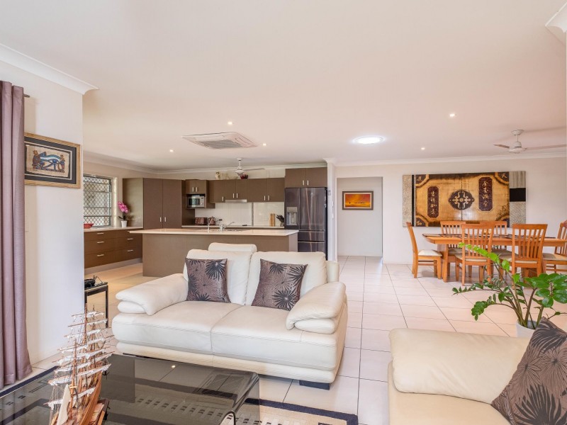 37 Presidential Avenue, Jones Hill QLD 4570