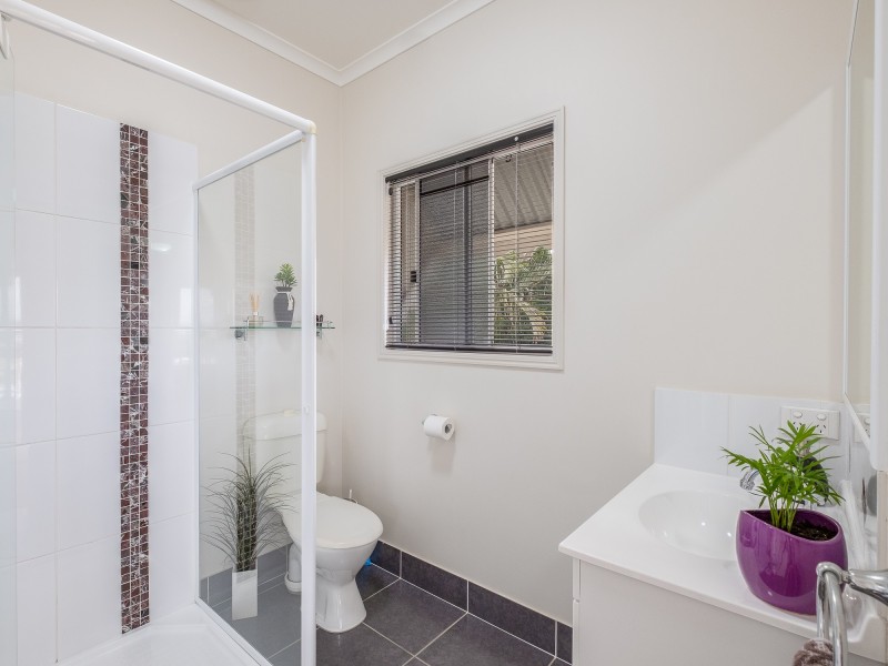 3 Oxley Court, Southside QLD 4570