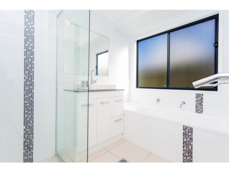 1/43 Tuna Way, Tin Can Bay QLD 4580