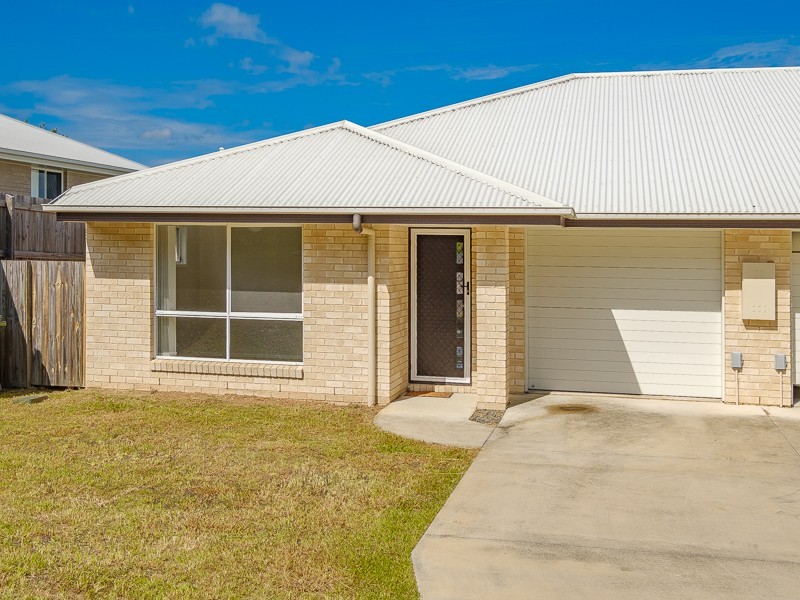 2/9 Pedersen Road, Southside QLD 4570