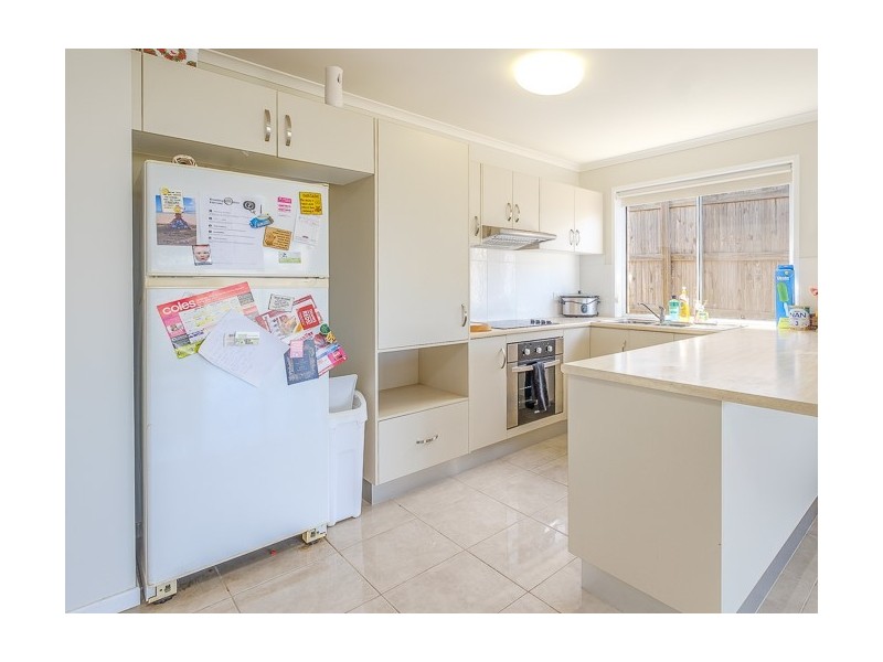 2/9 Pedersen Road, Southside QLD 4570