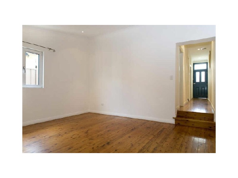 32 Newington Road, Marrickville NSW 2204