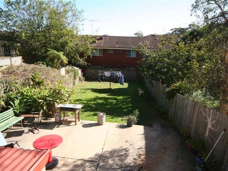 2/8 Wemyss Street, Enmore NSW 2042