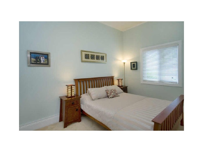 8 Nicholson Street, Tempe NSW 2044