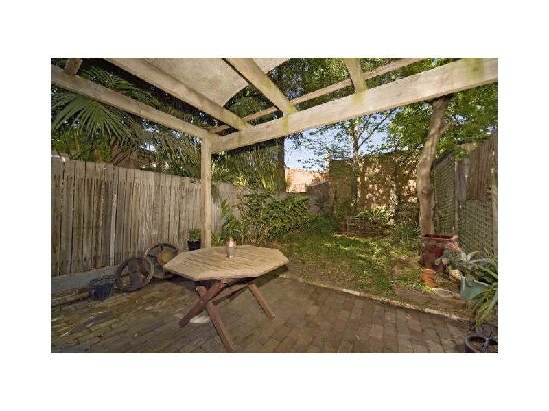 10 Lackey Street, St Peters NSW 2044
