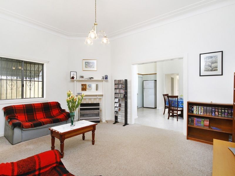 27 Hart Street, Tempe NSW 2044