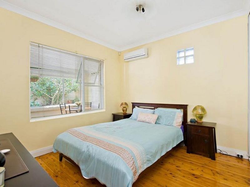 42 Station Street, Tempe NSW 2044