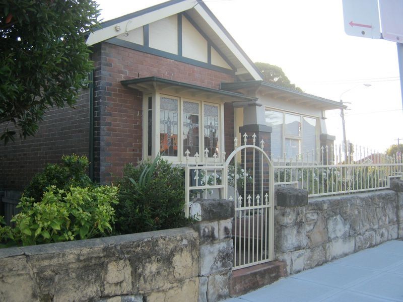 2 Warren Road, Marrickville NSW 2204