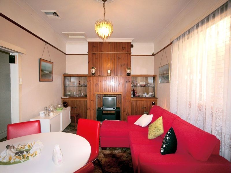 15 Yelverton Street, Sydenham NSW 2044