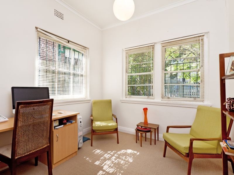2/6 The Boulevarde, Lewisham NSW 2049