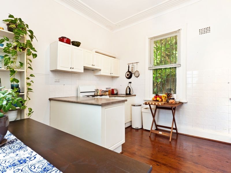 2/6 The Boulevarde, Lewisham NSW 2049