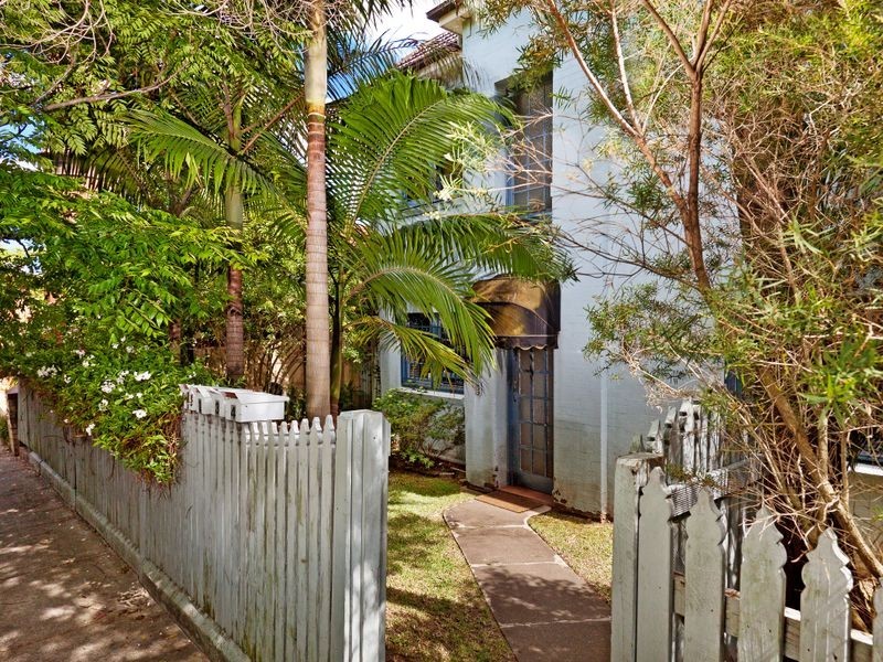 2/6 The Boulevarde, Lewisham NSW 2049