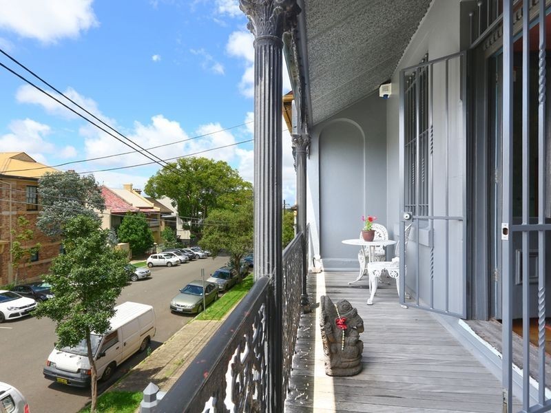 7 Metropolitan Road, Enmore NSW 2042