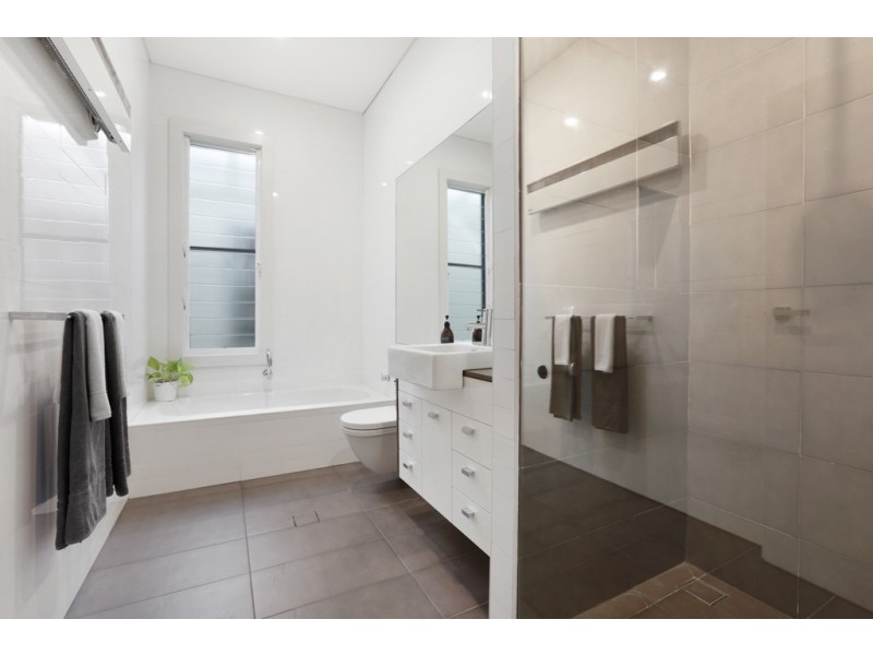 8 Hawken Street, Newtown NSW 2042