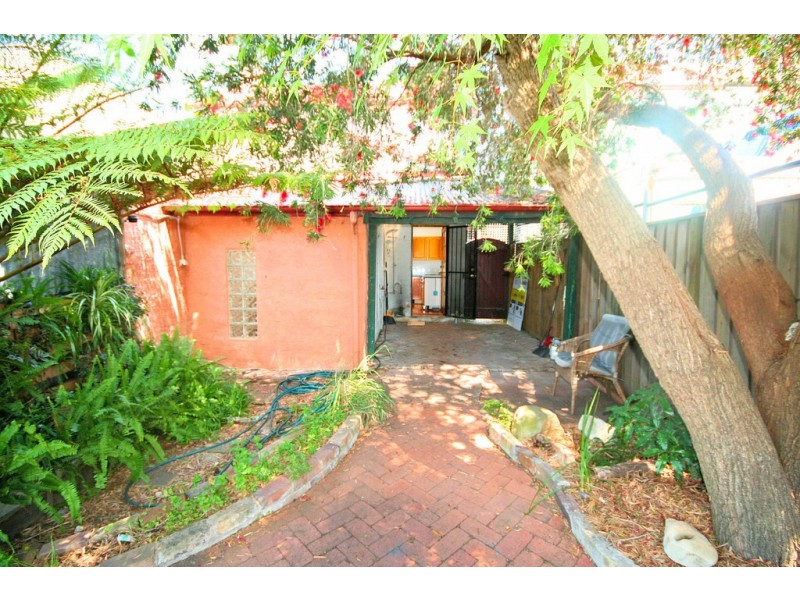 21 Campbell Street, St Peters NSW 2044