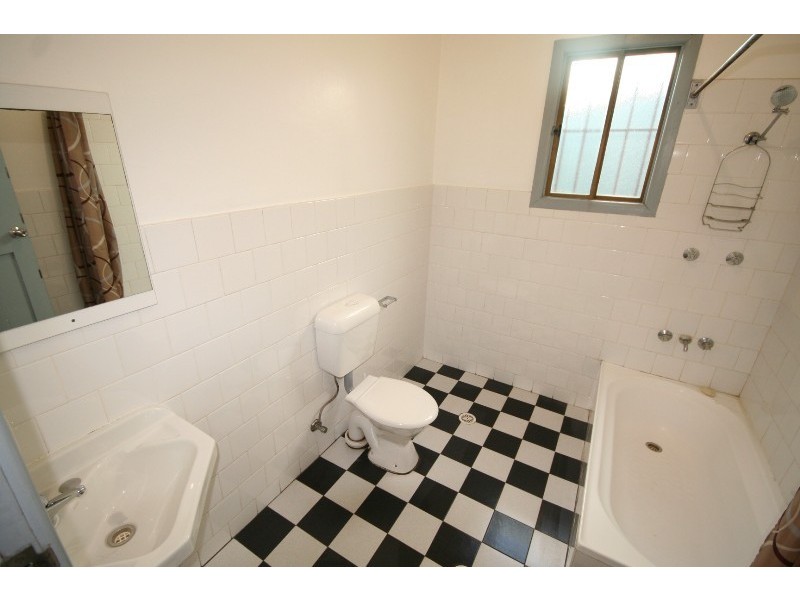 2/72 Grove Street, St Peters NSW 2044