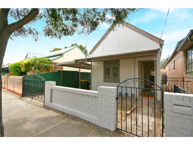 18 Petersham Road, Marrickville NSW 2204