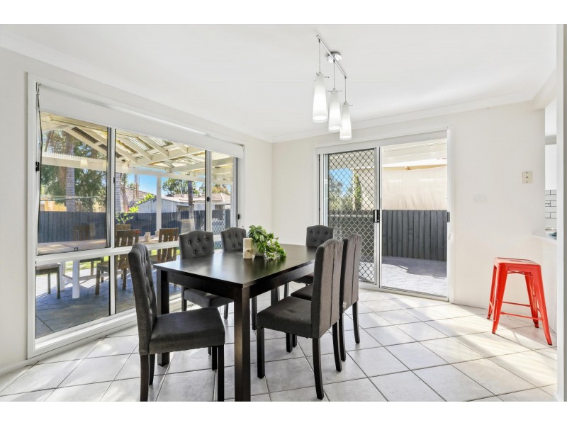 8 Tate Crescent, Horningsea Park NSW 2171