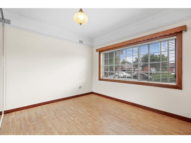 1 Nichols Avenue, Beverly Hills NSW 2209