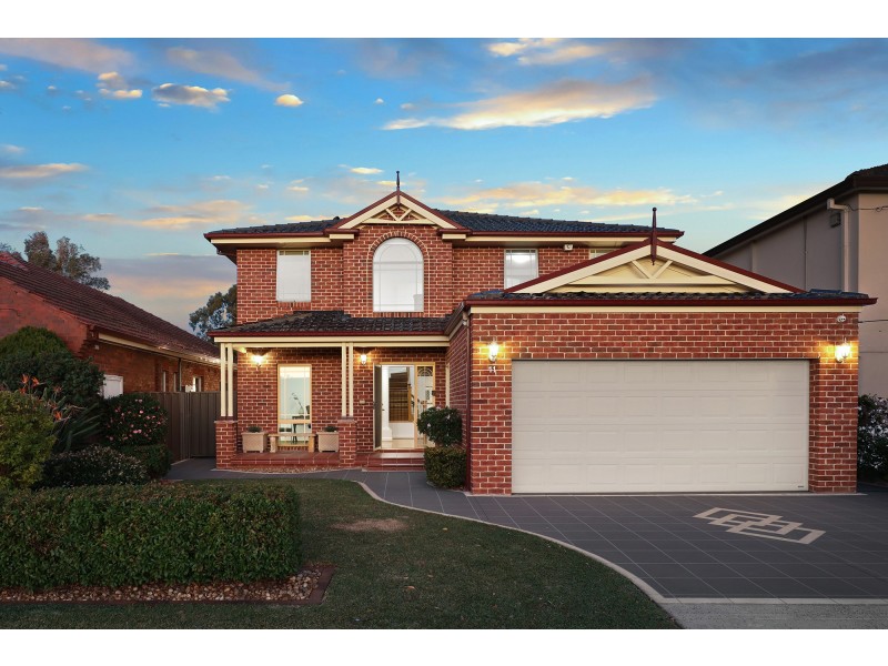 11 New England Drive, Kingsgrove NSW 2208