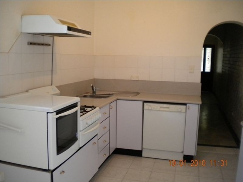 2 Longdown St, Newtown NSW 2042