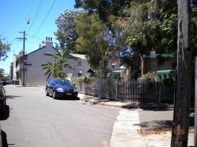 2 Longdown St, Newtown NSW 2042
