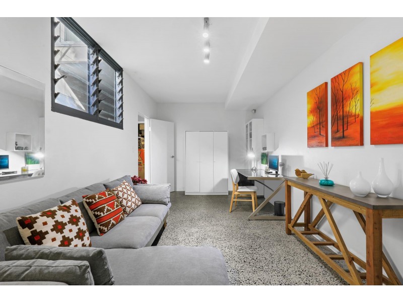 9 Silver Street, St Peters NSW 2044