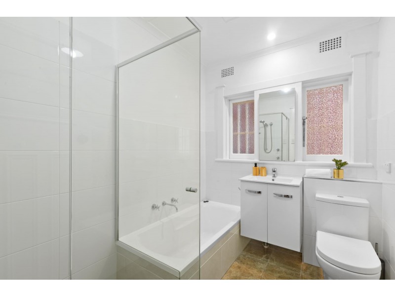 2/20 Holt Street, Stanmore NSW 2048