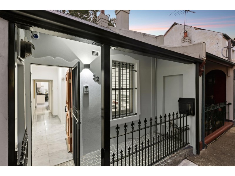 32 Egan Street, Newtown NSW 2042