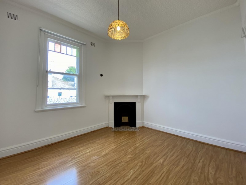 110 Unwins Bridge Road, St Peters NSW 2044