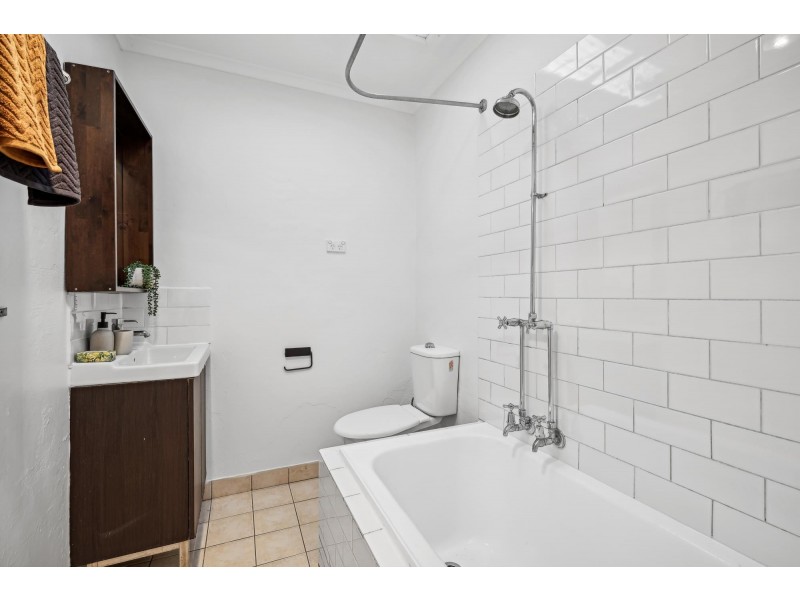 32 Newington Road, Marrickville NSW 2204