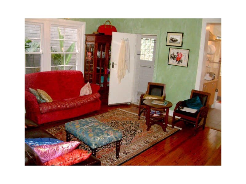 11 GROVE STREET, St Peters NSW 2044