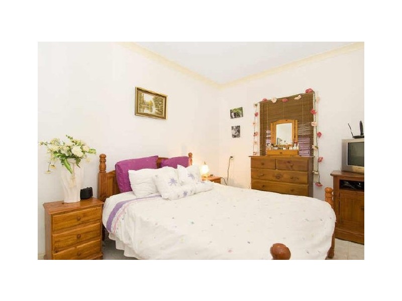 8 DERBYSHIRE STREET, Leichhardt NSW 2040