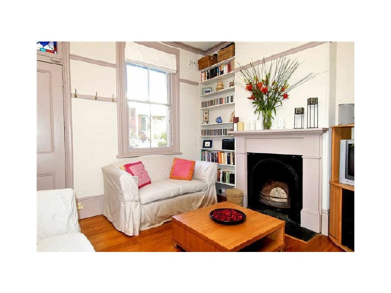 32 FOTHERINGHAM, Enmore NSW 2042