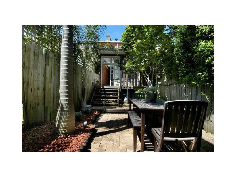 32 FOTHERINGHAM, Enmore NSW 2042