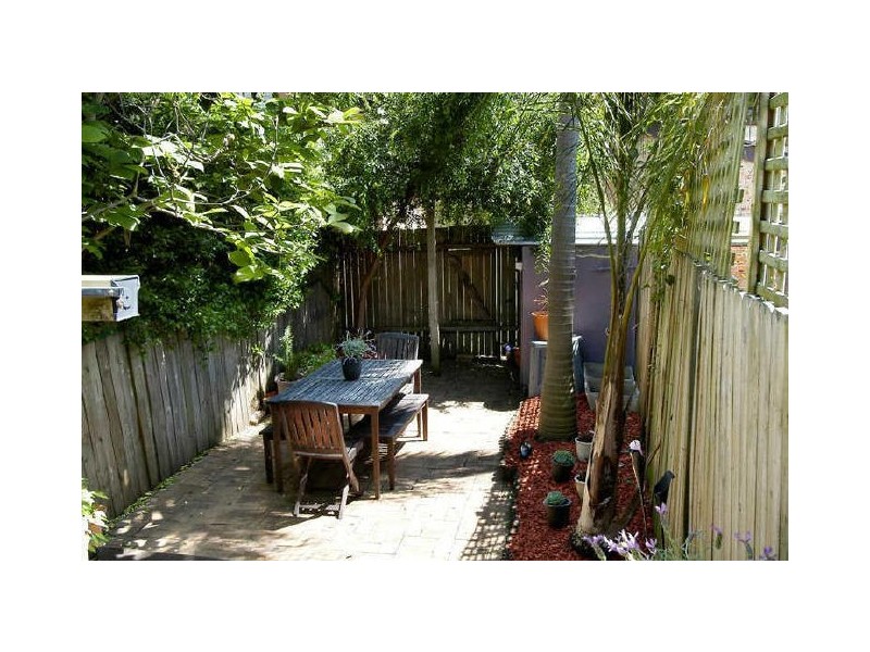 32 FOTHERINGHAM, Enmore NSW 2042