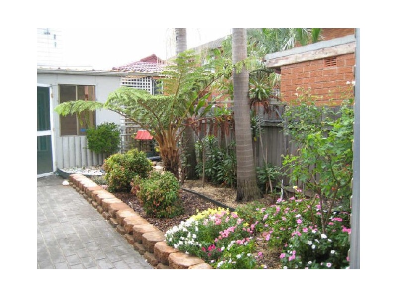 2/118 SILVER STREET, St Peters NSW 2044