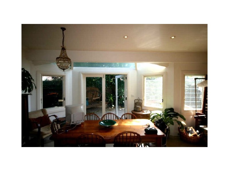 19 YELVERTON STREET, St Peters NSW 2044