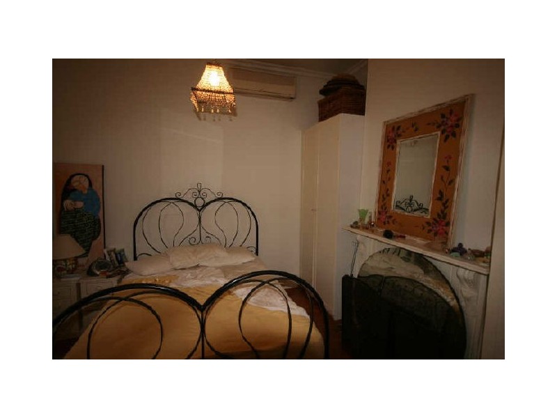 19 YELVERTON STREET, St Peters NSW 2044