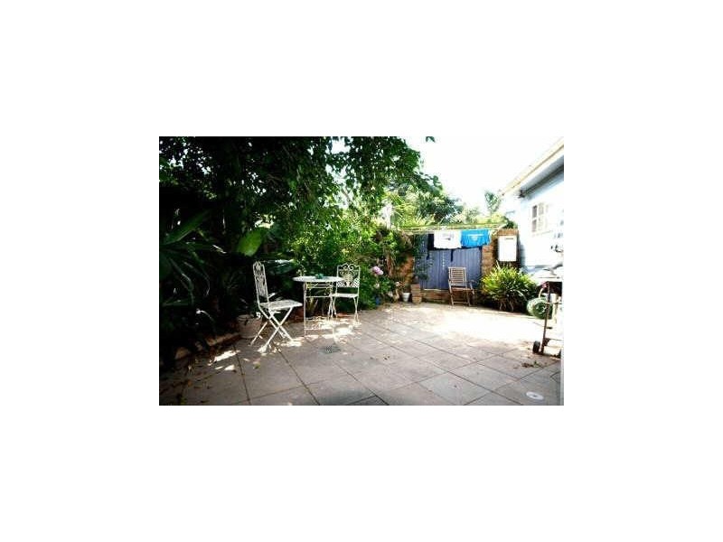 19 YELVERTON STREET, St Peters NSW 2044