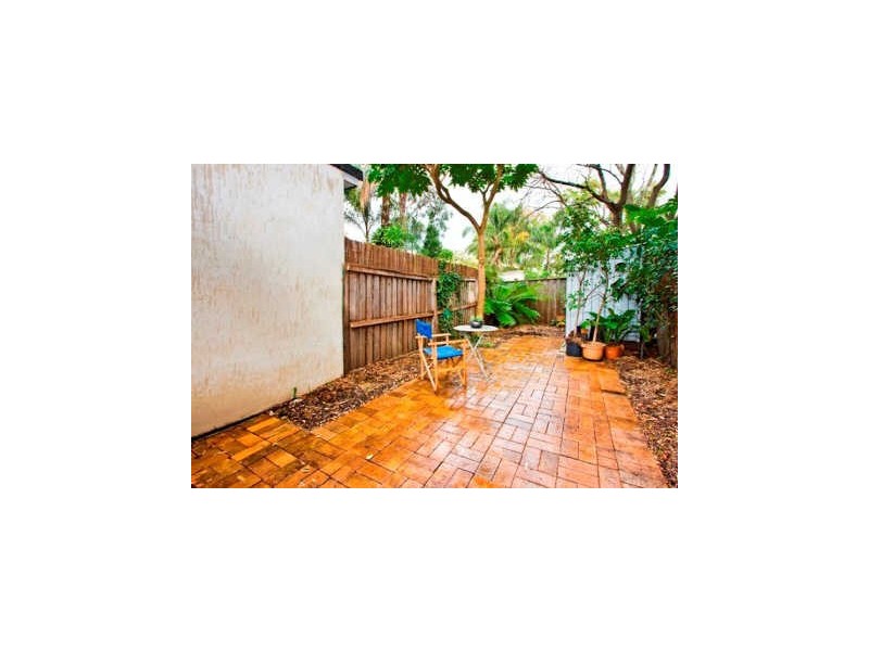 4 BAKERS LANE, Forest Lodge NSW 2037