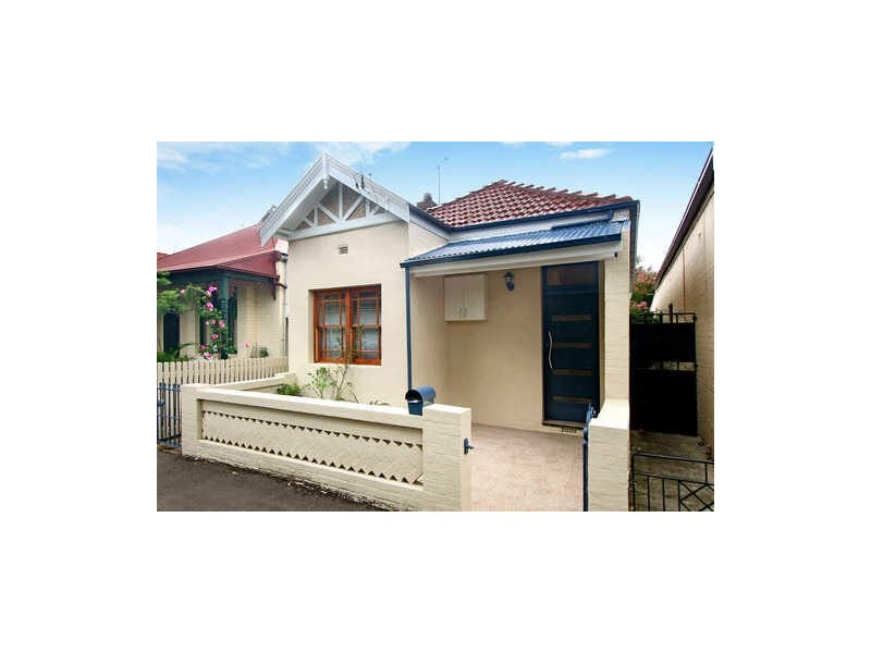 10 PLEASANT AVENUE, Erskineville NSW 2043