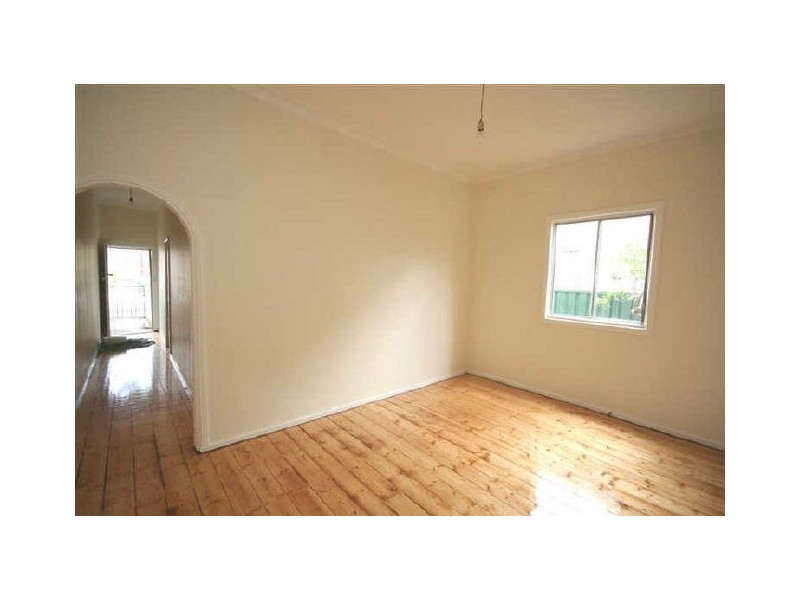 18 PETERSHAM ROAD, Marrickville NSW 2204