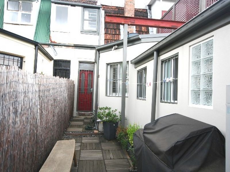 6 LONGDOWN STREET, Newtown NSW 2042