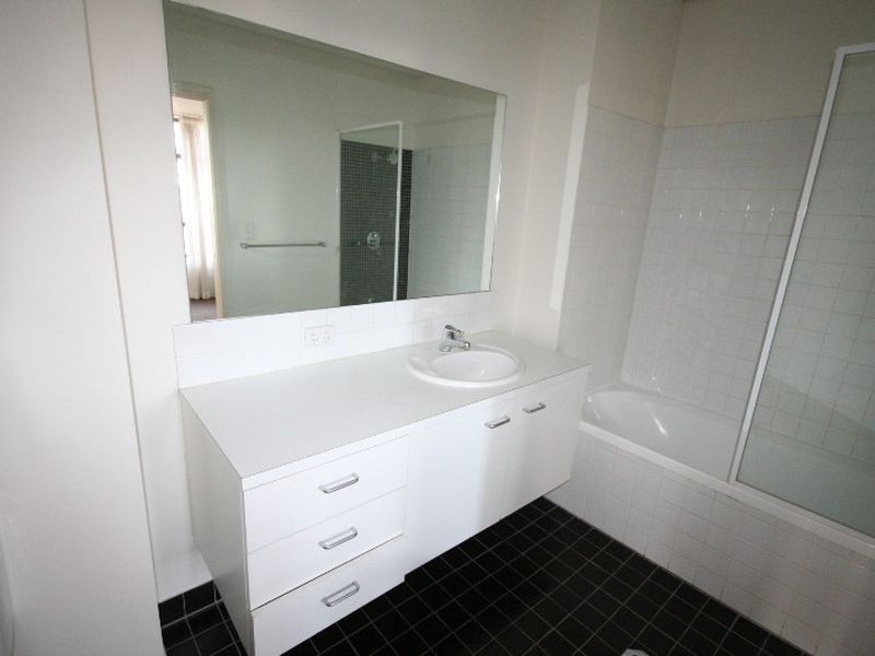 C64/240 Wyndham Street, Alexandria NSW 2015