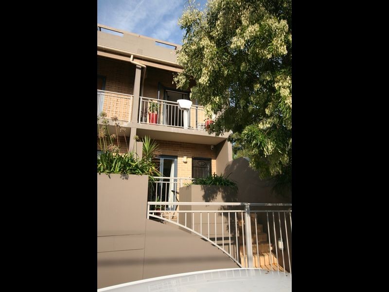 9/198 George Street, Erskineville NSW 2043