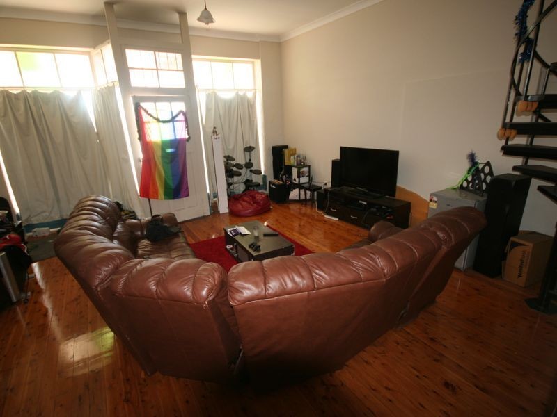 2 Burrows Ave, Sydenham NSW 2044