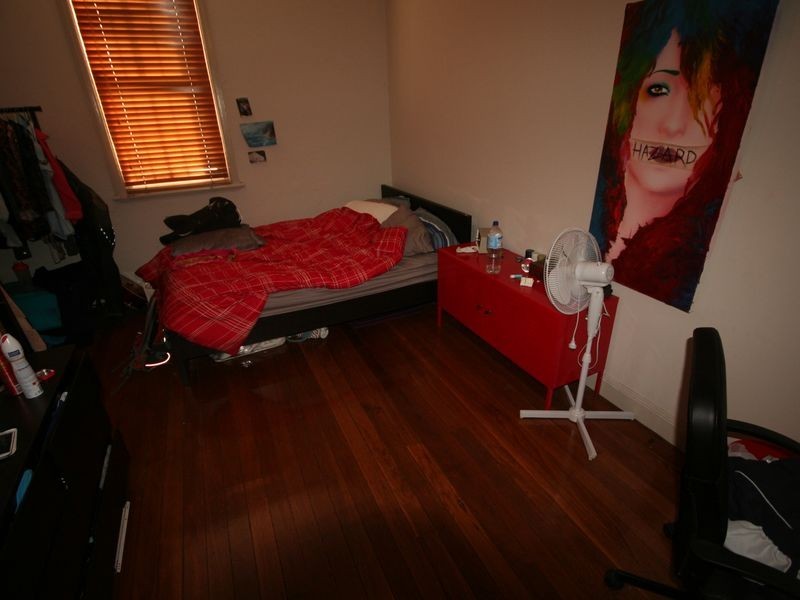 2 Burrows Ave, Sydenham NSW 2044