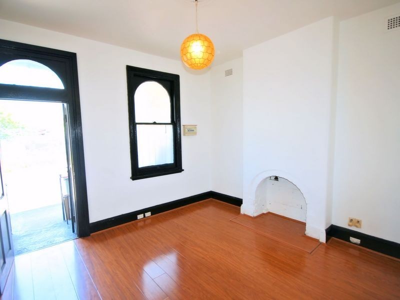 21 Campbell Street, St Peters NSW 2044