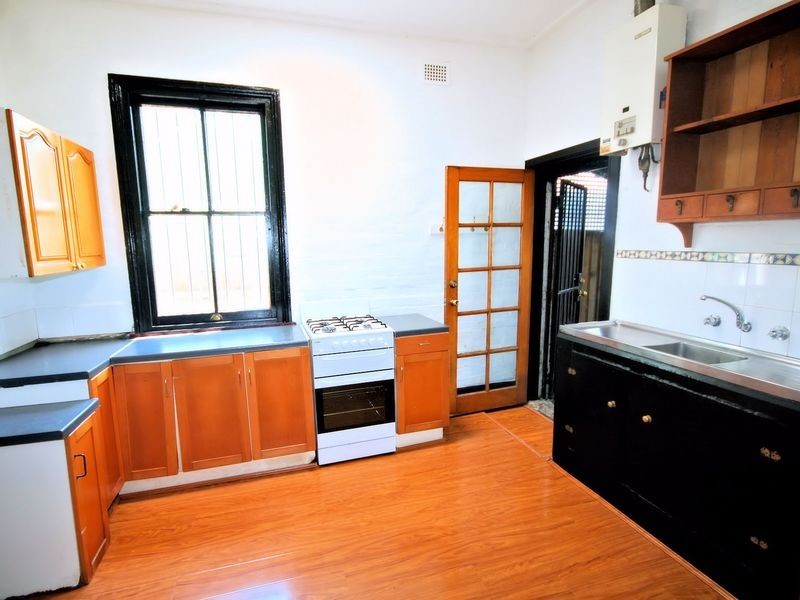 21 Campbell Street, St Peters NSW 2044